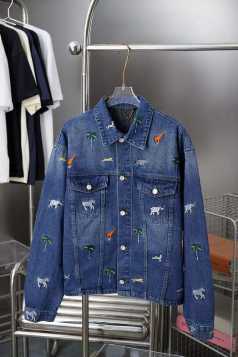 Picture of LV Sweater Suits _SKULVS-XLhgntx2741148